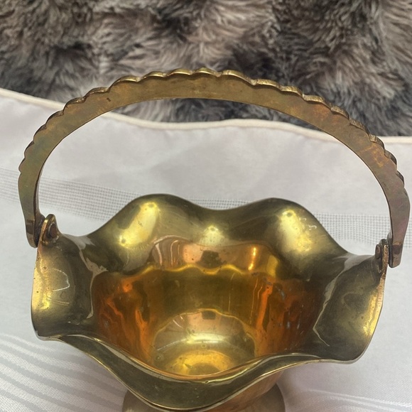 Vintage Brass Handle Basket - Picture 8 of 16